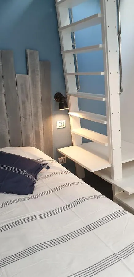 Couette-café Bed and Breakfast 150 Latomare à Marina Di Carrara Italie