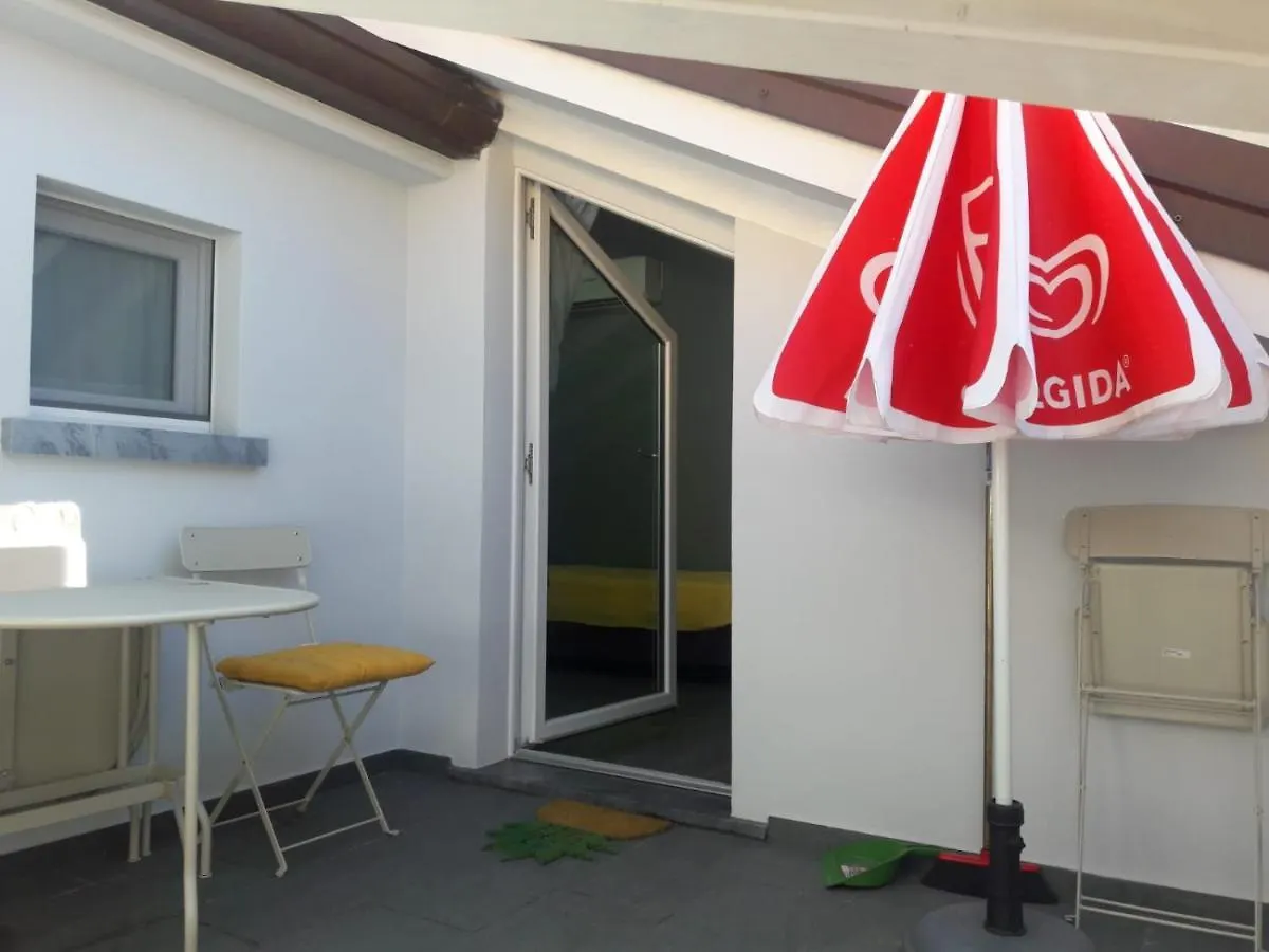 Bed and Breakfast 150 Latomare à Marina Di Carrara Couette-café